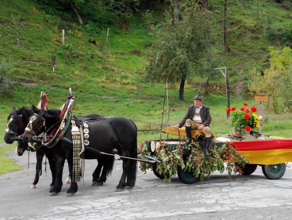 Umzug beim XV. Käsefestival in Kötschach-Mauthen