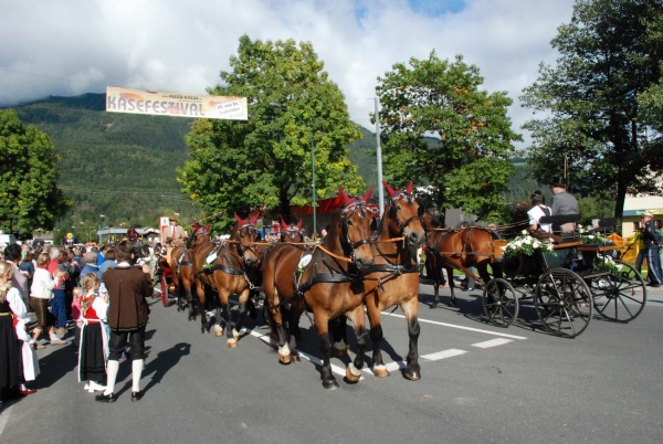 Umzug beim XV. Käsefestival in Kötschach-Mauthen