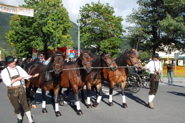 Umzug beim XV. Käsefestival in Kötschach-Mauthen