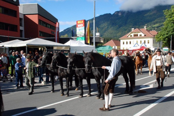 Umzug beim XV. Käsefestival in Kötschach-Mauthen